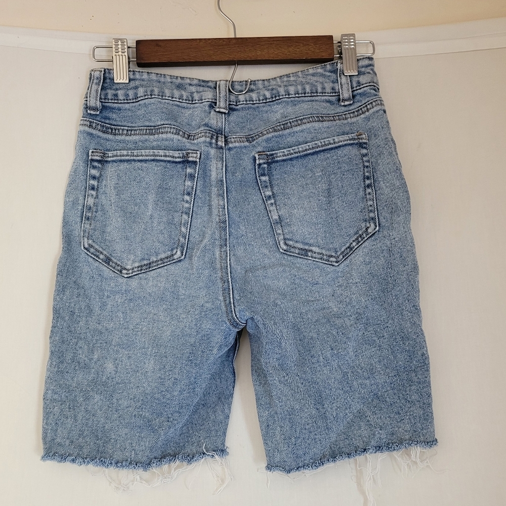 Shorts - Picture 2 of 4